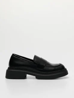 Czarne loafersy na grubej podeszwie