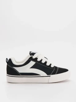 Czarne sneakersy z imitacji zamszu