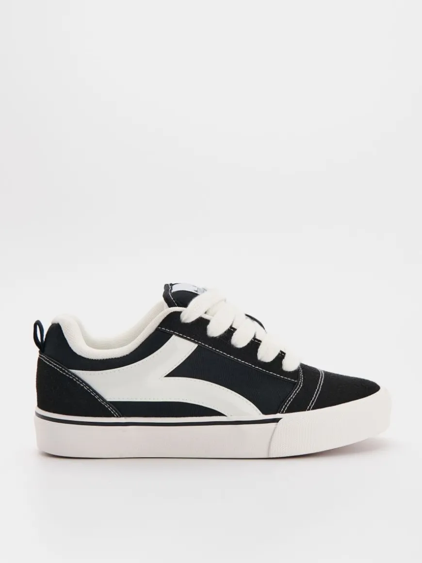 Czarne sneakersy z imitacji zamszu