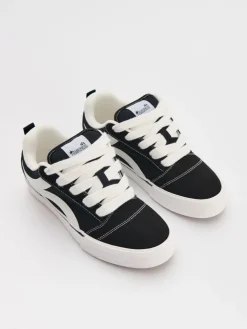 Czarne sneakersy z imitacji zamszu