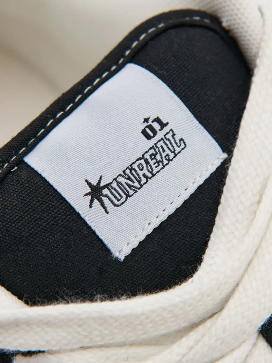 Czarne sneakersy z imitacji zamszu