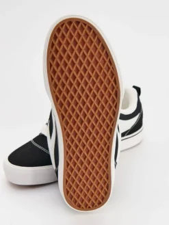 Czarne sneakersy z imitacji zamszu