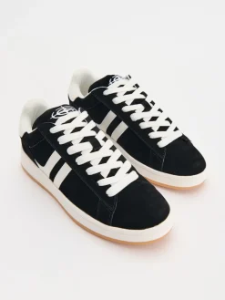 Czarne sneakersy z imitacji zamszu z białymi wstawkami