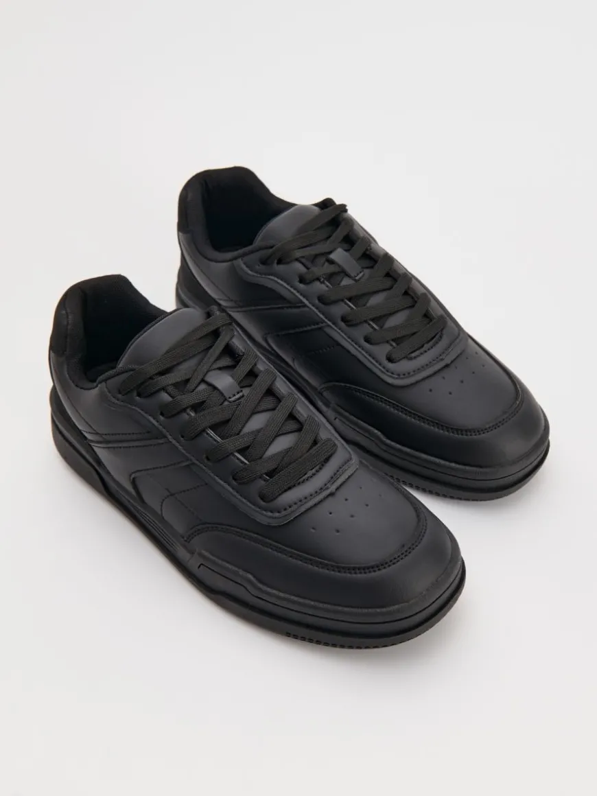 Czarne sneakersy z imitacji skóry
