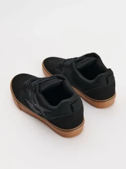 Czarne sneakersy z imitacji zamszu z motywem gwiazdek