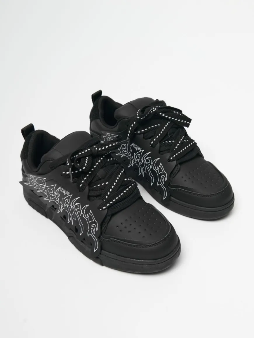 Czarne sneakersy z imitacji skóry