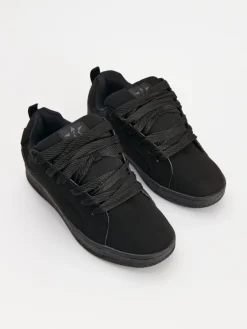 Czarne sneakersy z imitacji skóry