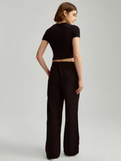 Czarne spodnie dresowe mid waist wide leg