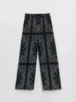 Czarne spodnie wide leg high waist we wzory paisley