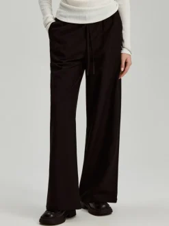 Czarne spodnie wide leg na gumce
