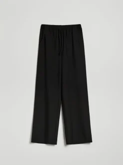 Czarne spodnie wide leg z wysokim stanem