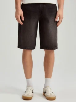 Czarne szorty jeansowe baggy fit z efektem sprania