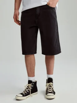 Czarne szorty jeansowe relaxed fit z niskim stanem