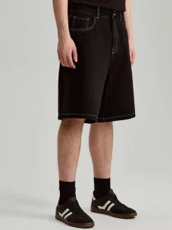 Czarne szorty jeansowe wide leg z haftem gwiazdki