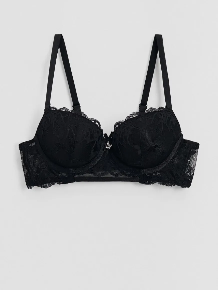 Czarny koronkowy biustonosz super push-up