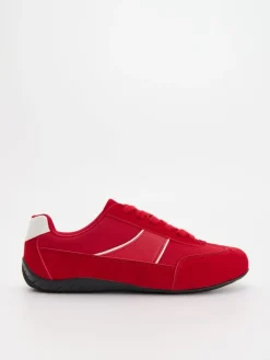 Czerwone sneakersy z imitacji zamszu
