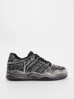 Grafitowe sneakersy z efektem sprania