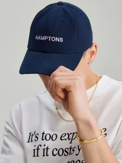 Granatowa czapka z daszkiem i haftem Hamptons