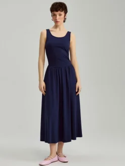 Granatowa sukienka midi fit&flare z kieszeniami
