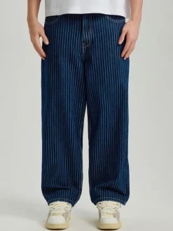 Granatowe jeansy skater fit w prążki
