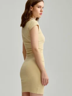 Jasnobeżowa sukienka mini bodycone w prążki