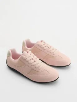 Jasnorózowe sneakersy z imitacji zamszu