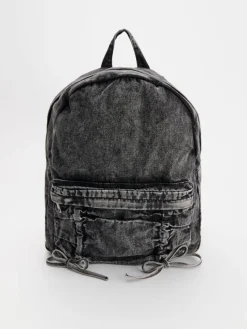 Jeansowy plecak acid wash z kokardkami
