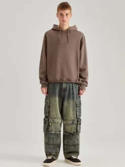 Jeansy typu skater z kieszeniami cargo acid wash