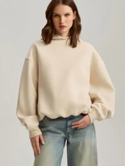 Kremowa bluza z kapturem oversize basic
