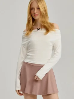 Krótka bluzka open shoulder z długim rękawem kremowa
