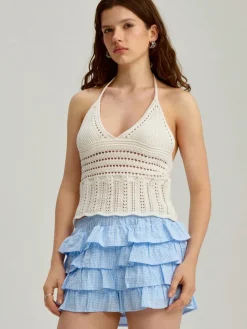 Krótki top z wiązaniem crochet kremowy