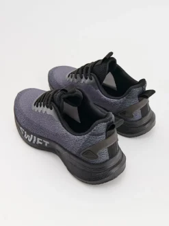 Lekkie sneakersy z nadrukiem na podeszwie szare