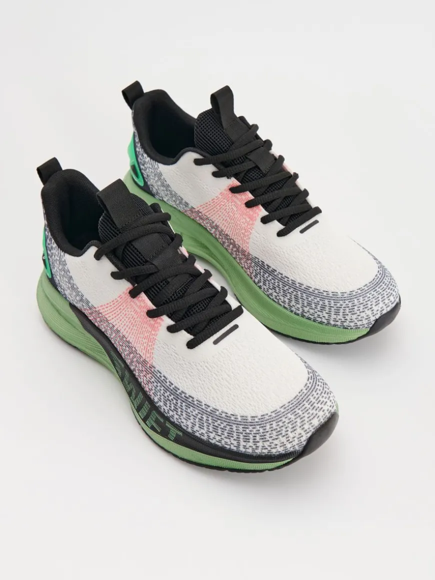 Lekkie sneakersy z nadrukiem na podeszwie kolorowe