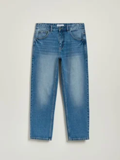 Niebieskie jeansy straight fit