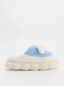Niebiesko-białe puchate kapcie Cinnamoroll