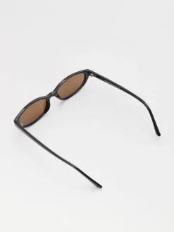 Okulary przeciwsłoneczne typu cat eye