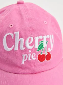 Różowa czapka z daszkiem i haftem Cherry pie