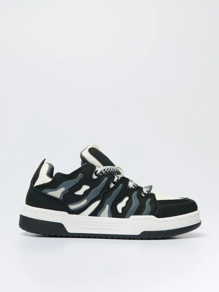 Sneakersy na grubej podeszwie