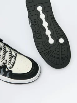 Sneakersy na grubej podeszwie
