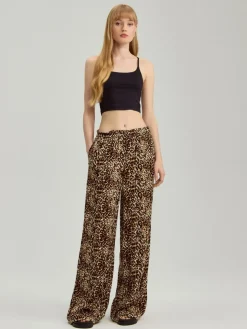 Spodnie wide leg mid waist ze wzorem w panterkę