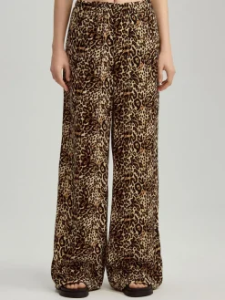 Spodnie wide leg mid waist ze wzorem w panterkę