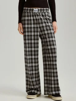 Spodnie wide leg w czarno-białą kratkę