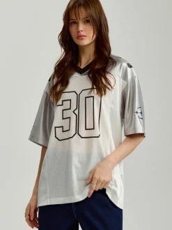Sportowa koszulka oversize z nadrukiem 30