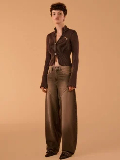 Sweter slim fit w prążki PREMIÈRE brązowo-bordowy