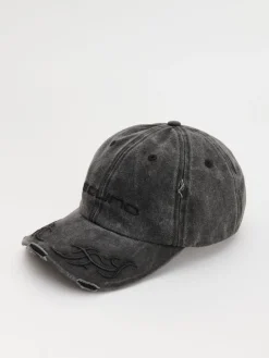 Szara czapka z daszkiem o surowym wykończeniu z acid wash