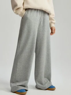 Szare spodnie dresowe wide leg z falowanym brzegiem