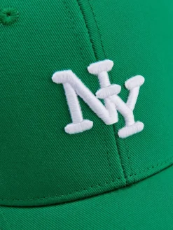 Zielona czapka z daszkiem i haftem NY